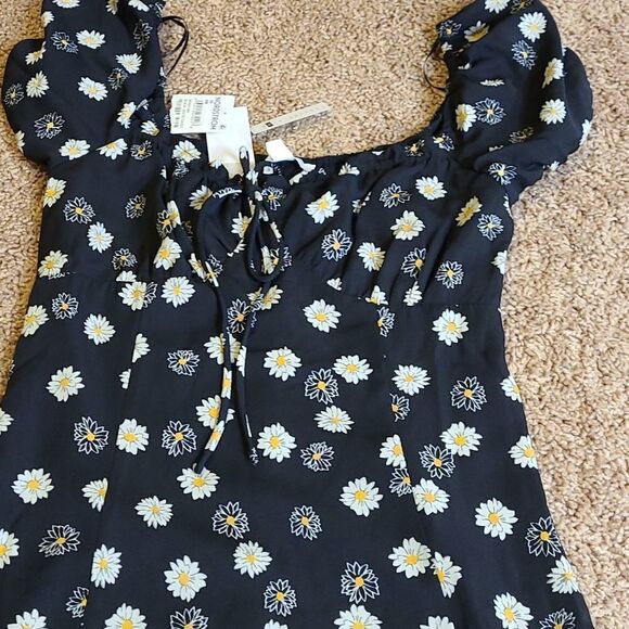 BP Black White Daisy Dress - Picture 2 of 6